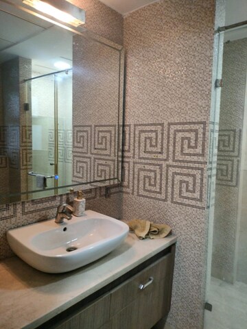 Bathroom in 4 BHK Apartment at Suncity Platinum Towers, Sector 28 – for Sale