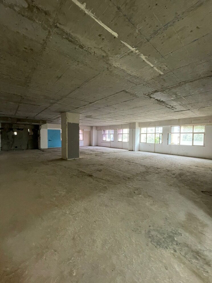  Parking, heera-panna-shopping-centre Commercial Showroom 9000 Sq.Ft. In Powai Mumbai 8958461