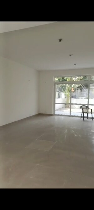 Room in 3.5 BHK Villa at BPTP Parklands Villa, Sector 88 – for Sale