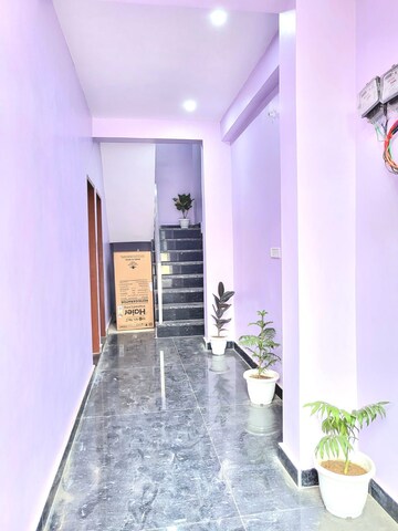 Building Lobby in 1 RK Builder Floor at Sushant Vyapaar Kendra, Sector 43 – for Rent