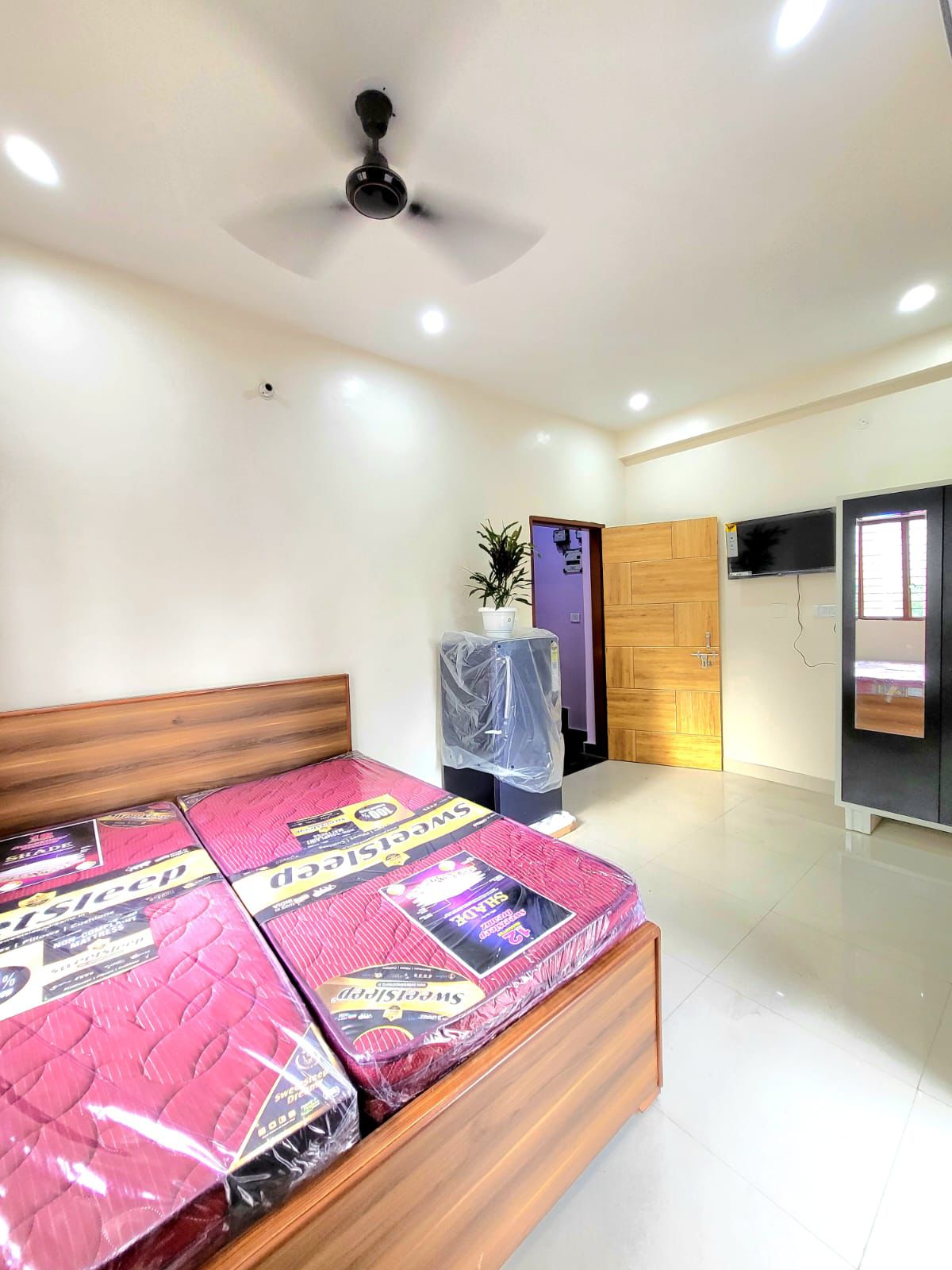 1 Rk+ Extra Room Builder Floor For Rent in Sushant Vyapaar Kendra