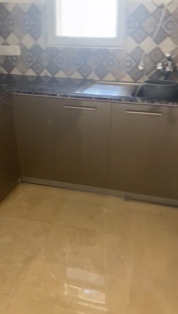 Room in 3 BHK Builder Floor at Signature Global Park 4 and 5, Sohna Sector 36 – for Rent