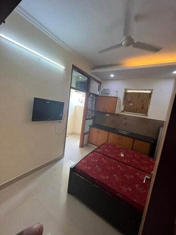 Furnished Amenities in 1 RK Builder Floor at Sushant Vyapaar Kendra, Sector 43 – for Rent