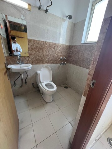 Bathroom in 1 RK Builder Floor at Sushant Vyapaar Kendra, Sector 43 – for Rent