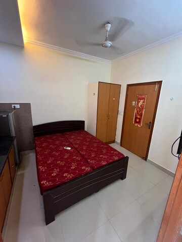 Bedroom in 1 RK Builder Floor at Sushant Vyapaar Kendra, Sector 43 – for Rent