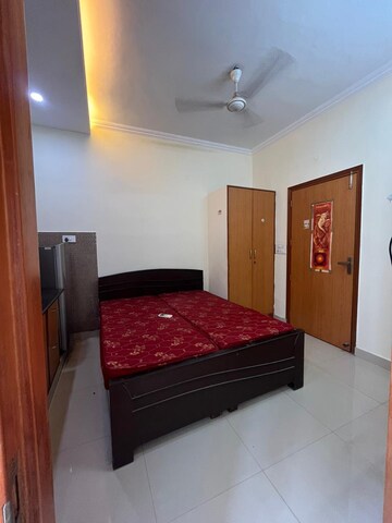Bedroom in 1 RK Builder Floor at Sushant Vyapaar Kendra, Sector 43 – for Rent