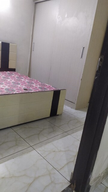Bedroom in 2 BHK Builder Floor at Sushant Vyapaar Kendra, Sector 43 – for Rent