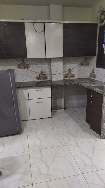 Kitchen in 2 BHK Builder Floor at Sushant Vyapaar Kendra, Sector 43 – for Rent
