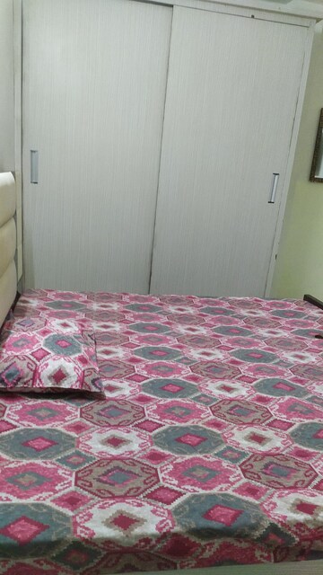 Bedroom in 2 BHK Builder Floor at Sushant Vyapaar Kendra, Sector 43 – for Rent