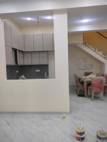 Room in 3 BHK Apartment at Indiabulls Sky Forest, Lower Parel – for Rent