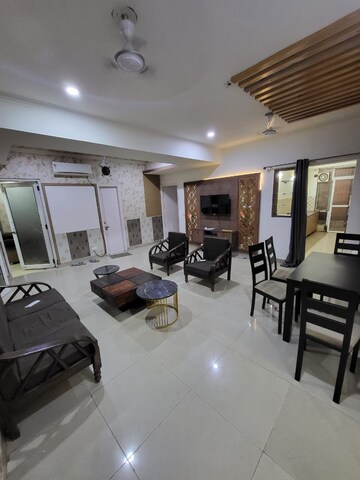 Team Area in 3.5 BHK Apartment at Gaur City 2 - 10th Avenue, Sector 16c Greater Noida – for Rent