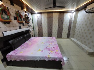 Bedroom in 3.5 BHK Apartment at Gaur City 2 - 10th Avenue, Sector 16c Greater Noida – for Rent