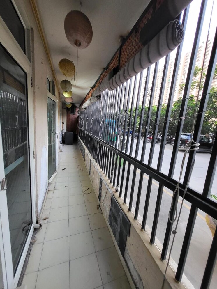 Balcony, gaur-city-2-10th-avenue 3.5 Bedroom 1870 Sq.Ft. Apartment In Sector 16c Greater Noida Greater Noida 8958632