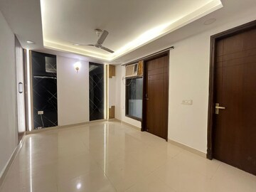 Room in 2 BHK Builder Floor at Saket – for Rent