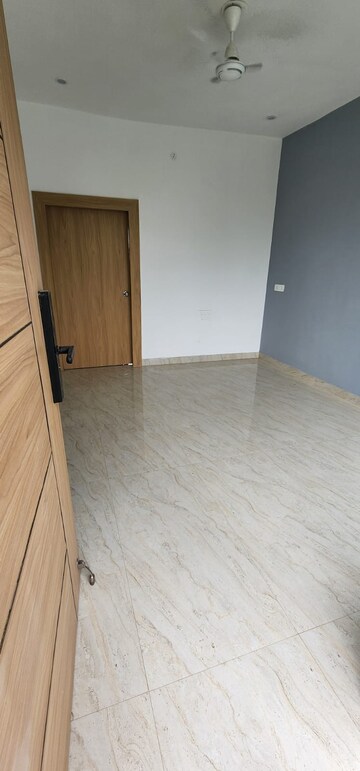 2 BHK Independent House For Rent in DLF Alameda, Sector 73