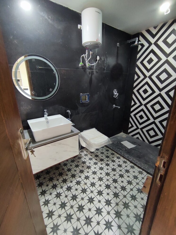 Team Area, dlf phase i 3 Bedroom 200 Sq.Ft. Builder Floor In Dlf Phase I Gurgaon 8958691