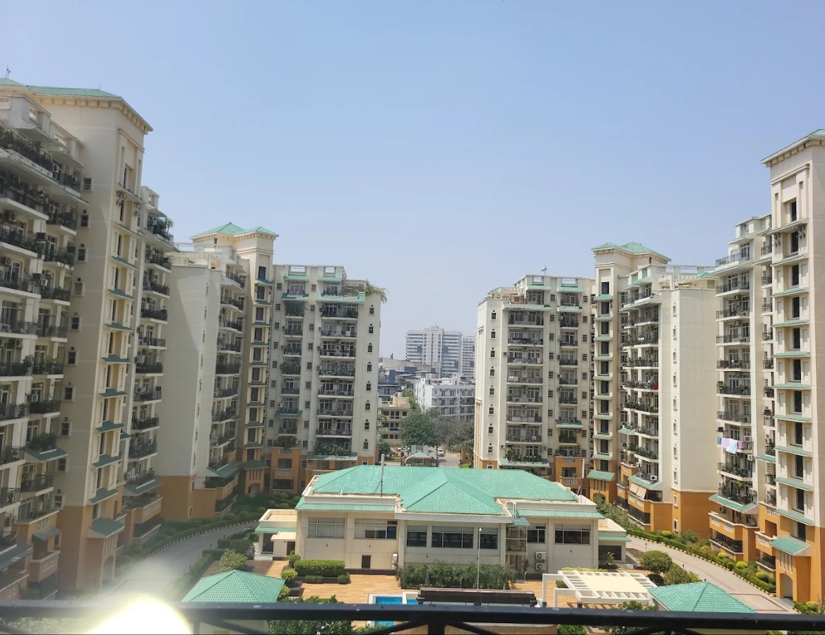 4 BHK + Servant Room Apartment For Rent in Suncity Heights