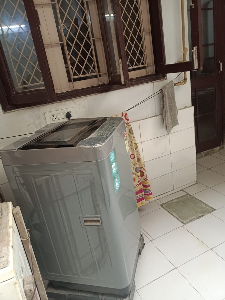 Balcony, arun-vihar-sector-37 1 Bedroom 600 Sq.Ft. Apartment In Sector 37 Noida 8958750