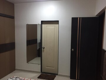 Room in 2 BHK Apartment at Cosmos Jewels, Ghodbunder Road – for Rent