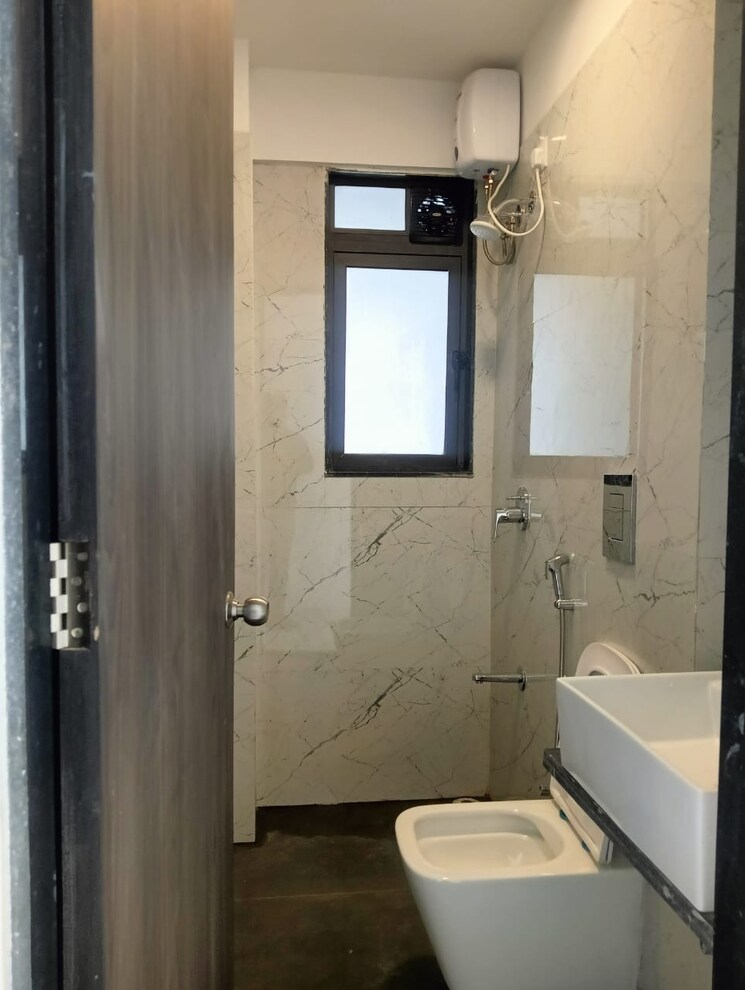 Bathroom, dev-leo-tower 2 Bedroom 670 Sq.Ft. Apartment In Oshiwara Mumbai 8958747