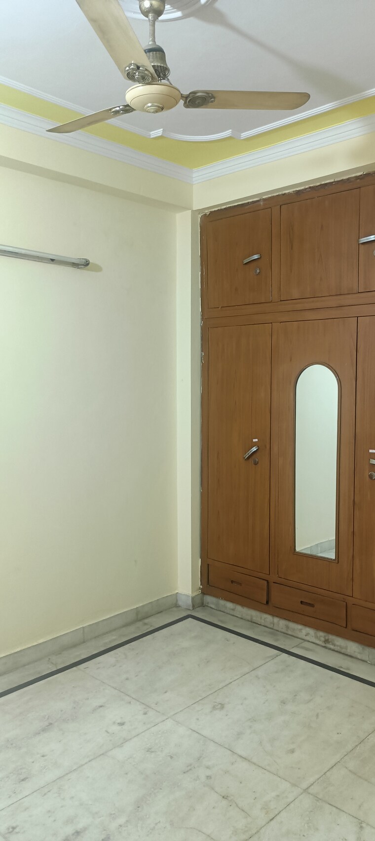 Room, vaishali sector 5 3 Bedroom 1300 Sq.Ft. Builder Floor In Vaishali Sector 5 Ghaziabad 8958802