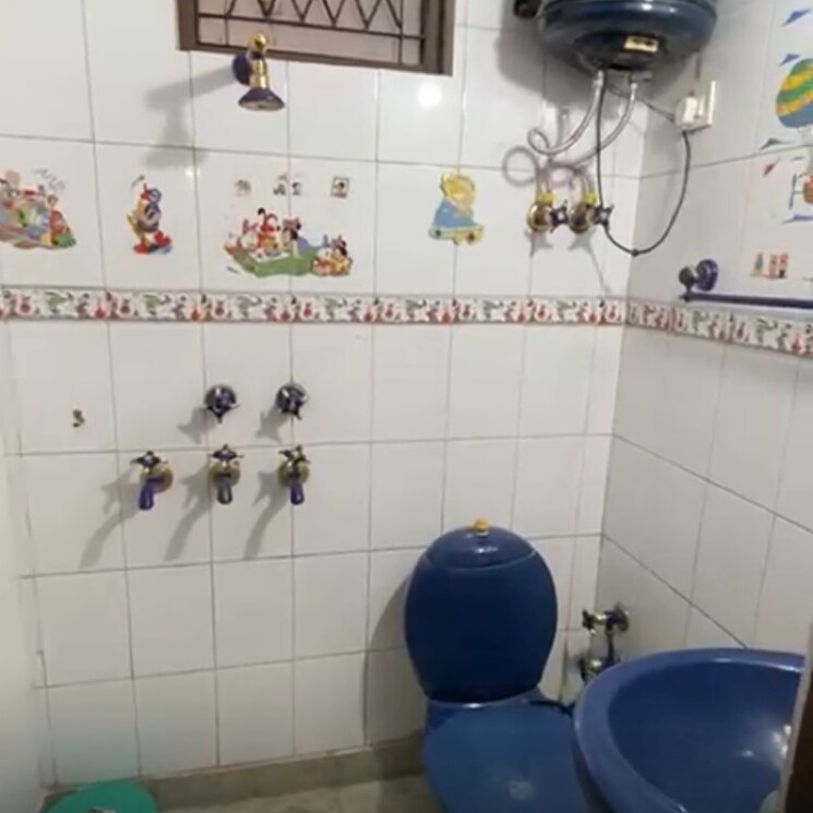 Bathroom, lajpat nagar i 2 Bedroom 900 Sq.Ft. Builder Floor In Lajpat Nagar I Delhi 8958766