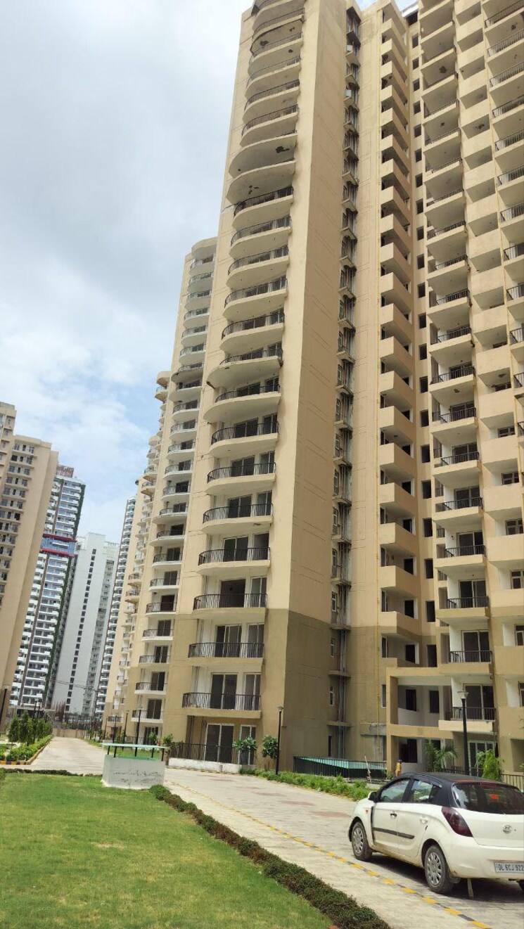 Exterior View, amrapali-heartbeat-city 3 Bedroom 1350 Sq.Ft. Apartment In Sector 107 Noida 8958740