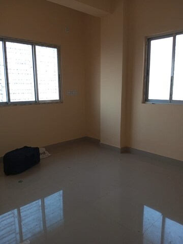 Room in 2 BHK Apartment at Unique Parkwoods, Rajarhat – for Rent
