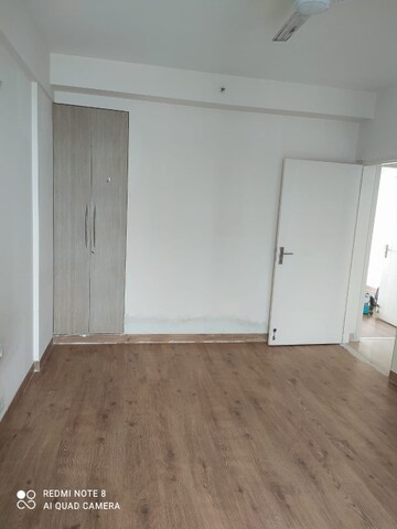 Room in 4 BHK Apartment at Bestech Park View Sanskruti, Sector 92 – for Rent