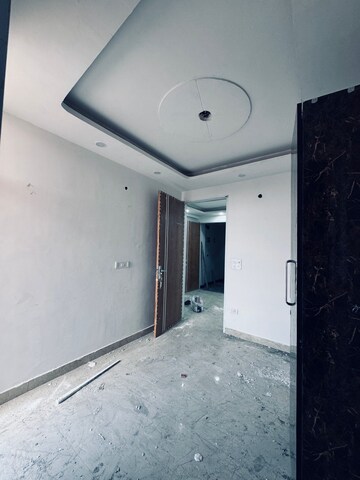 Room in 1 BHK Builder Floor at Freedom Fighters Enclave – for Rent