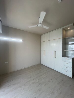 Room in 3 BHK Apartment at M3M Heights, Sector 65 – for Sale