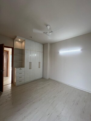 Room in 3 BHK Apartment at M3M Heights, Sector 65 – for Sale