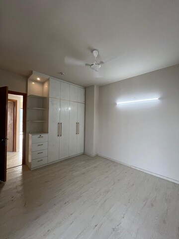 Room in 3 BHK Apartment at M3M Heights, Sector 65 – for Sale