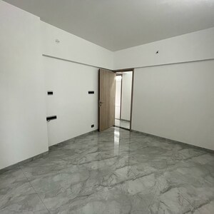 Room in 3 BHK Apartment at Kothrud – for Sale