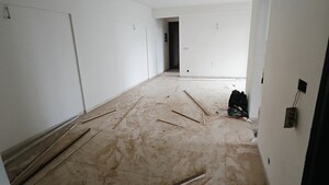 Room in 3 BHK Apartment at BPTP Discovery Park, Sector 80 – for Sale