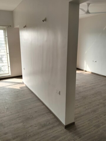 Room in 2 BHK Apartment at Goel Ganga Utopia, Bavdhan – for Rent