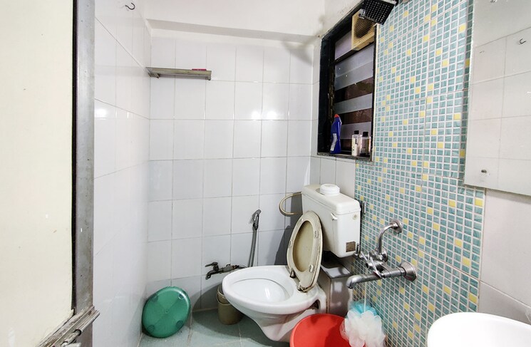 Bathroom, goregaon west Pg For Girls In Goregaon West 8958824