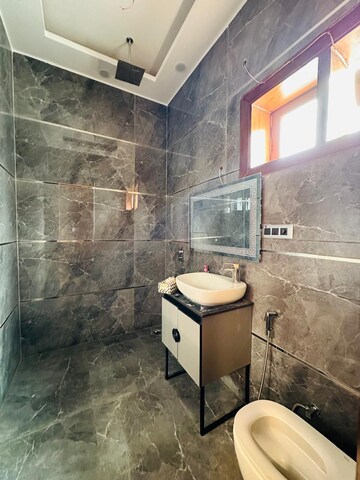 Bathroom in 5 BHK Villa at Sainik Farm – for Sale