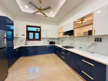 Kitchen in 5 BHK Villa at Sainik Farm – for Sale