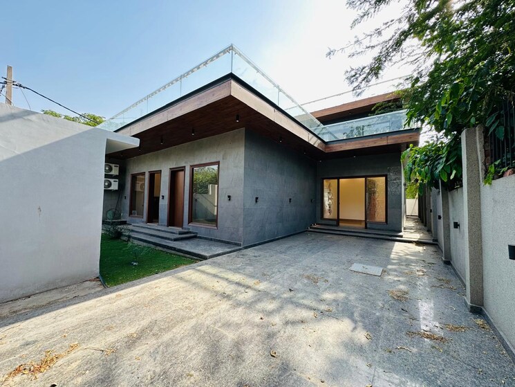 Exterior View, sainik farm 5 Bedroom 5400 Sq.Ft. Villa In Sainik Farm Delhi 8958908