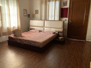 Bedroom in 5 BHK Villa at Sainik Farm – for Sale