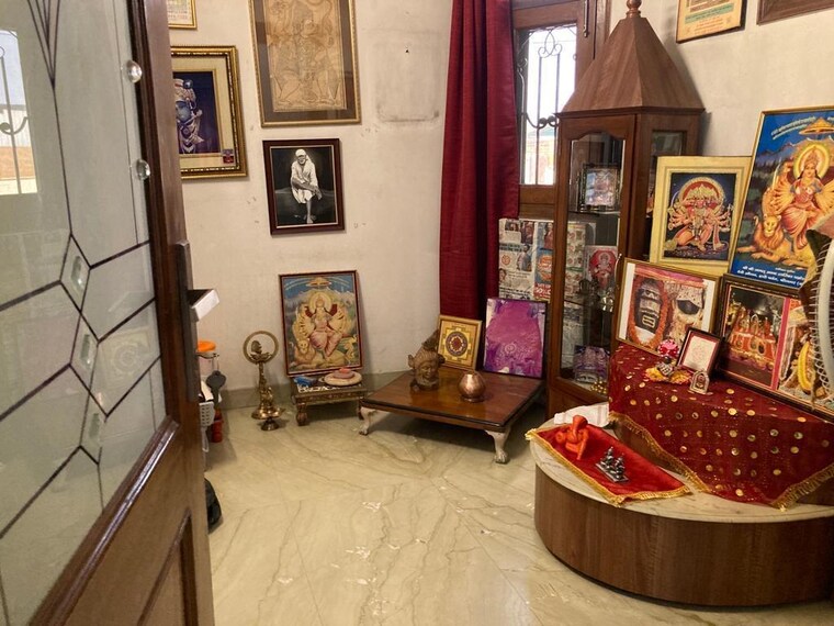 Bedroom, sainik farm 5 Bedroom 900 Sq.Yd. Villa In Sainik Farm Delhi 8958986