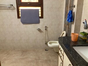 Team Area in 5 BHK Villa at Sainik Farm – for Sale
