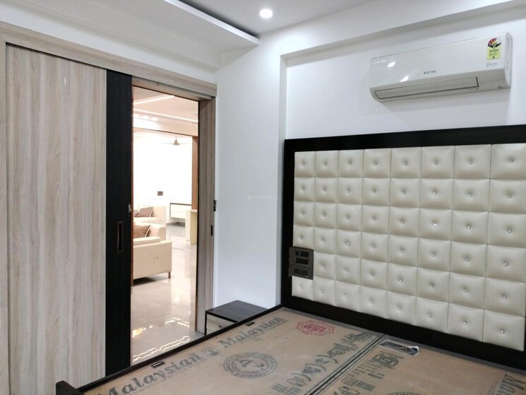 Room, sector 19 dwarka 2 Bedroom 1300 Sq.Ft. Apartment In Sector 19 Dwarka Delhi 8959173