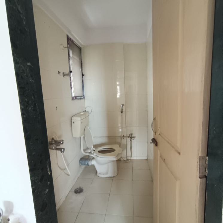 Bathroom, swapnapurti-chs-tilak-nagar 1 Bedroom 475 Sq.Ft. Apartment In Lok Manya Tilak Terminus Yard Mumbai 8959000