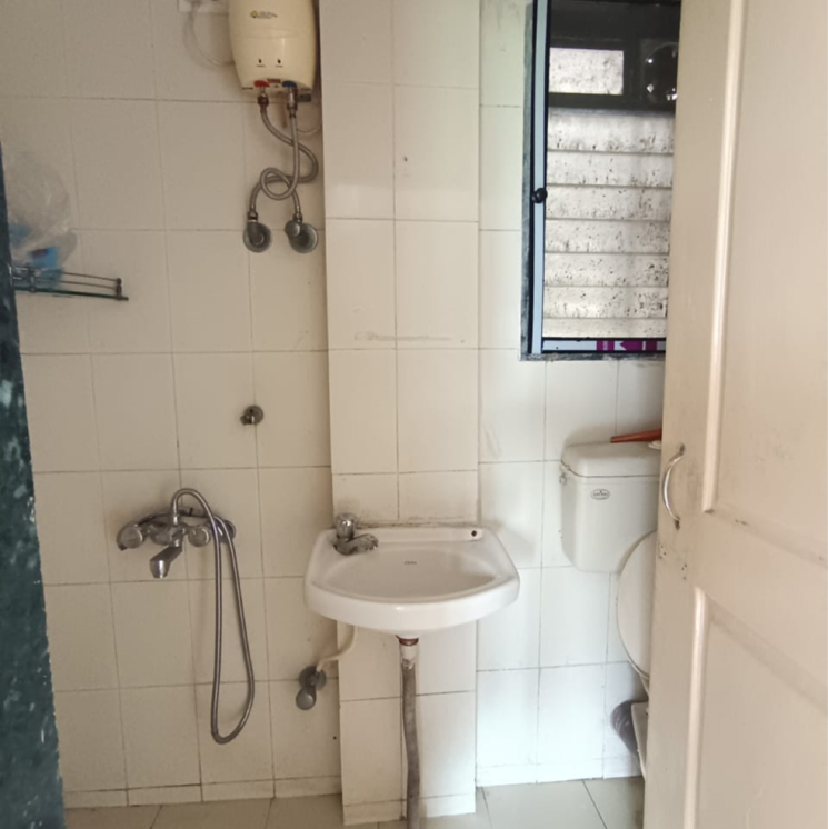 Bathroom, swapnapurti-chs-tilak-nagar 1 Bedroom 475 Sq.Ft. Apartment In Lok Manya Tilak Terminus Yard Mumbai 8959000