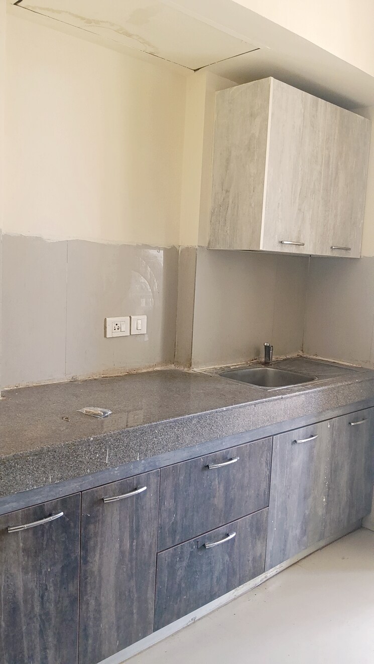 Kitchen, emaar-palm-hills 3 Bedroom 1450 Sq.Ft. Apartment In Sector 77 Gurgaon 8959028