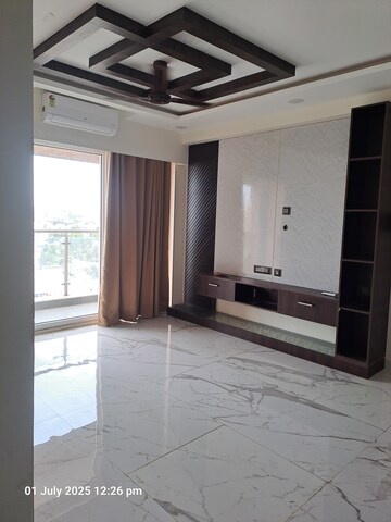 Room in 4 BHK Apartment at Tower of Adyar, Adyar – for Rent