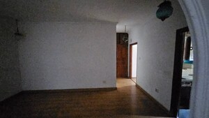 Room in 4 BHK Apartment at Amrapali Crystal Homes, Sector 76 – for Sale