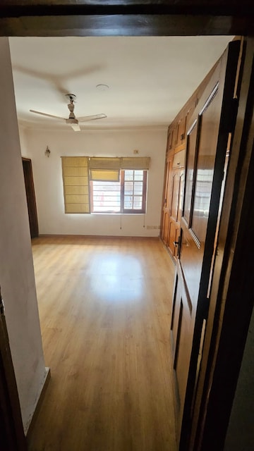Room in 4 BHK Apartment at Amrapali Crystal Homes, Sector 76 – for Sale